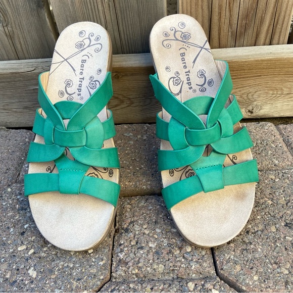 Bare Traps Jessica women green leather scrappy sandals. Size 7M. Used. - Picture 2 of 5